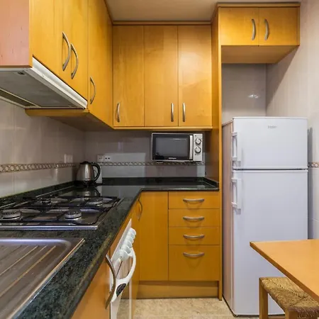Fuer 5 Personen Ca 75 Qm In Barcelona-sants-montjuic, Costa Brava Costa Del Maresme Barcelona